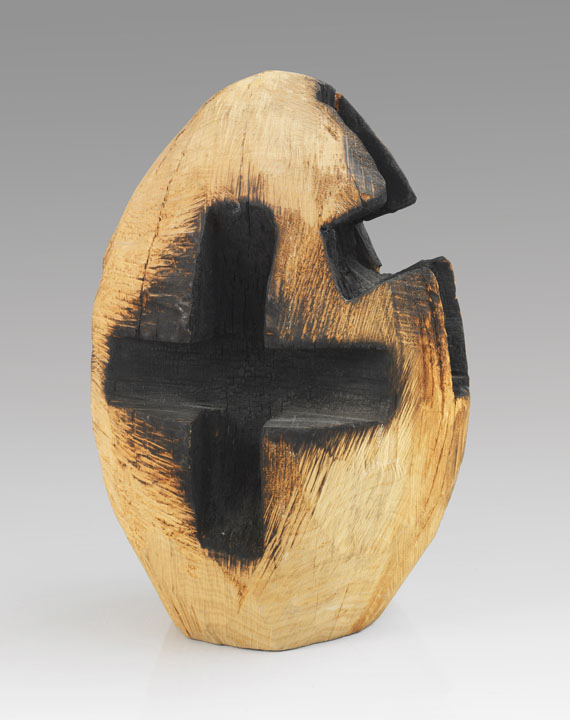 David Nash - Cross Egg - Weitere Abbildung